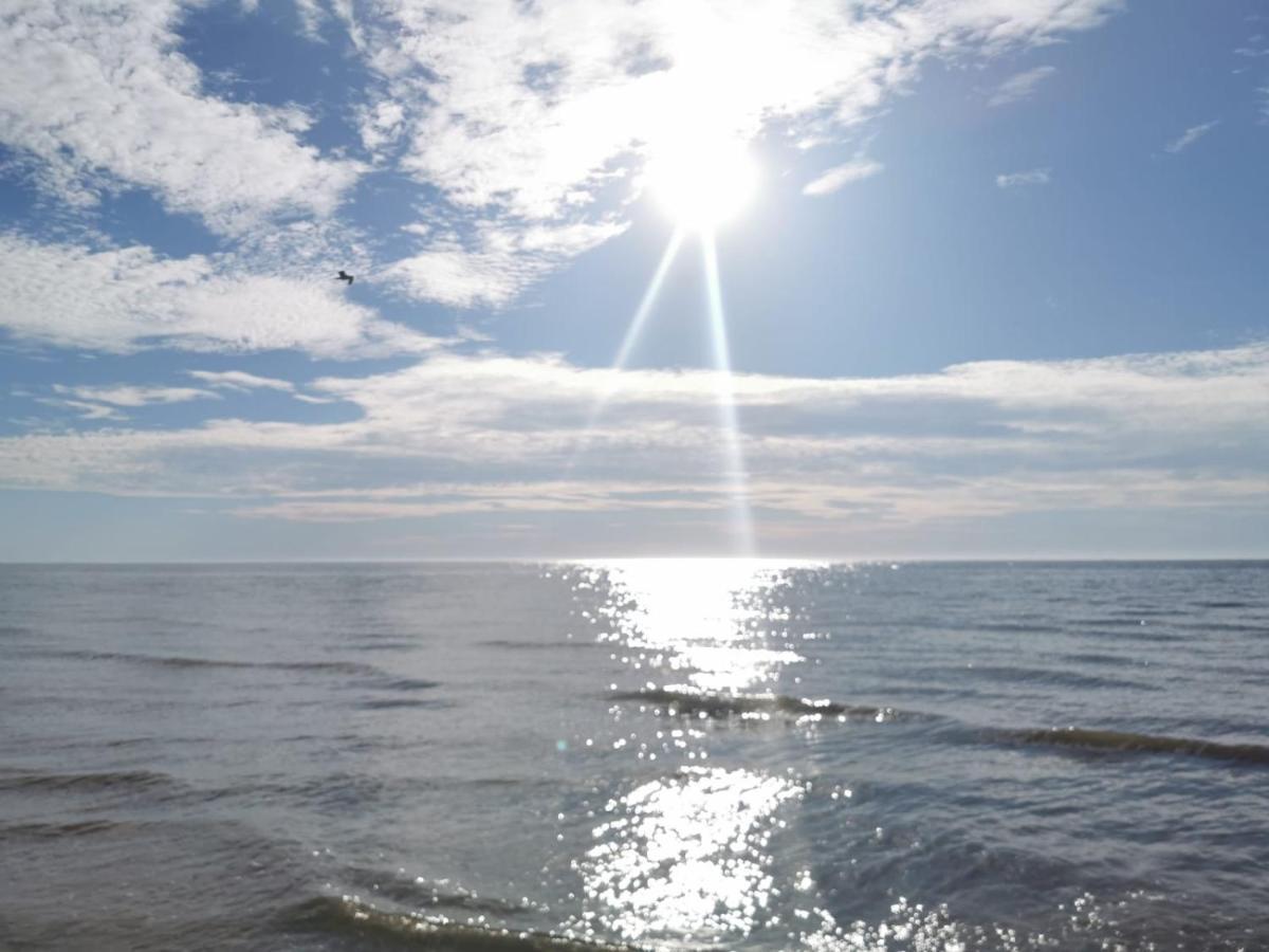 Вилла Manor Park Hunstanton Pets Go Free Linen Included Экстерьер фото