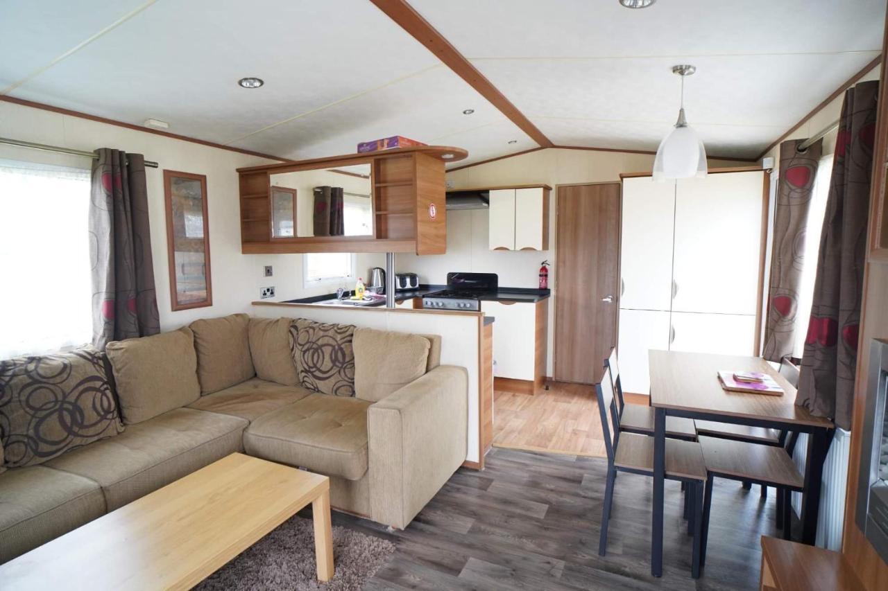 Вилла Manor Park Hunstanton Pets Go Free Linen Included Экстерьер фото