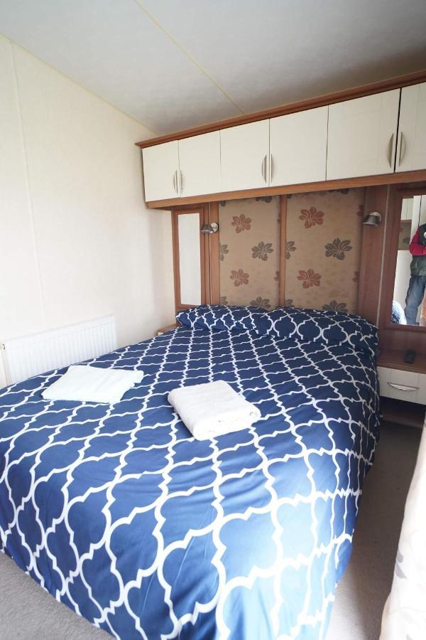 Вилла Manor Park Hunstanton Pets Go Free Linen Included Экстерьер фото