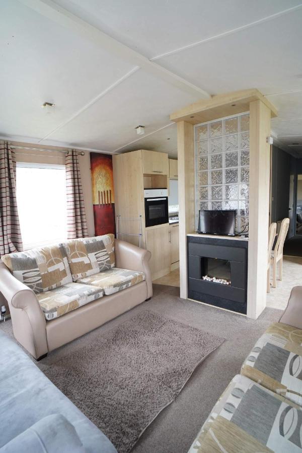 Вилла Manor Park Hunstanton Pets Go Free Linen Included Экстерьер фото